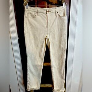 Chicos so slimming English cream Girlfriend slim leg crop